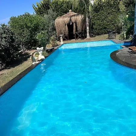 Villa Memories Guemuesluek'te Oezel Havuzlu *